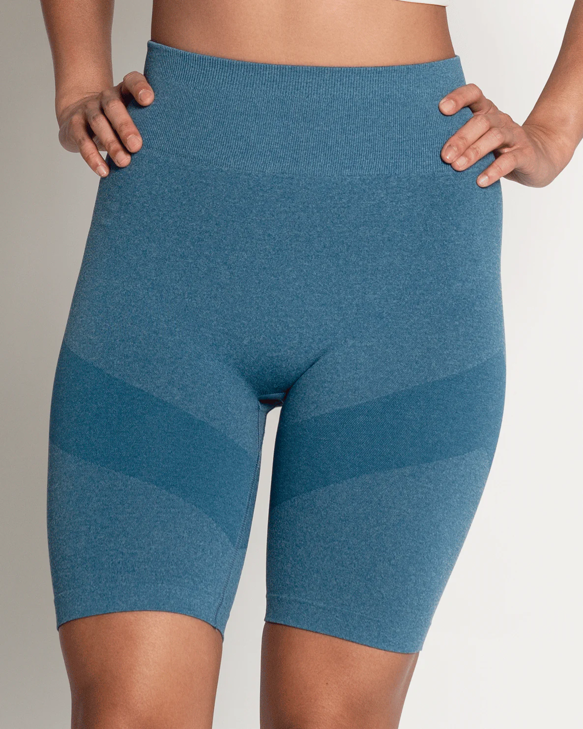 Vigour Seamless Shorts - Image 3